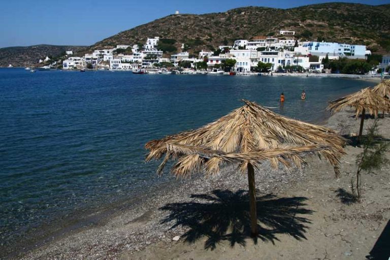 katapola-beach
